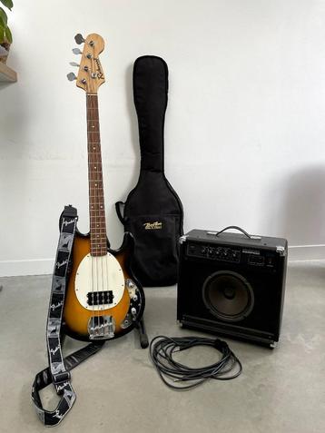 Richwood Basgitaar + versterker + staander + beschermhoes, Muziek en Instrumenten, Ophalen, Zo goed als nieuw, Elektrisch