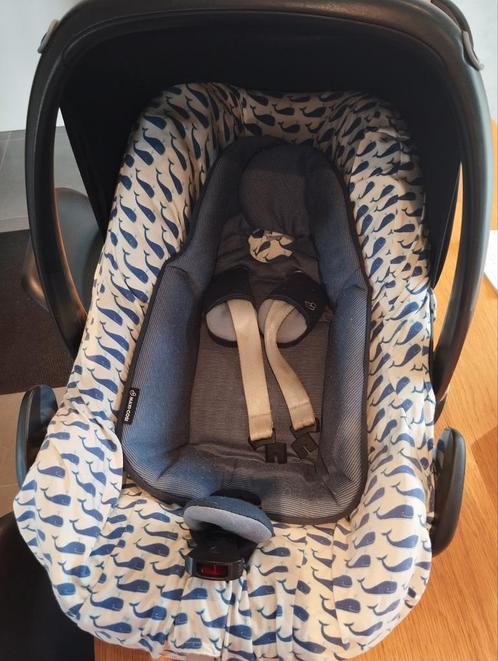 Maxi cosi pebble plus met isofix onderstel en overtrek, Kinderen en Baby's, Autostoeltjes, Zo goed als nieuw, Maxi-Cosi, Autogordel