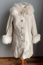 Crèmekleurige vintage mantel Couture Adeline maat 40, Kleding | Dames, Maat 38/40 (M), Verzenden, Beige, Couture Adeline
