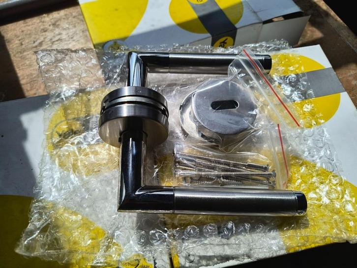 Yale deurkrukset bill inox - complete nieuwe set, Doe-het-zelf en Bouw, Hang- en Sluitwerk, Nieuw, Klink of Kruk, Inox, Ophalen of Verzenden
