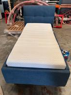 Verstelbaar elektrisch bed  met nieuwe matras, Ophalen, Zo goed als nieuw