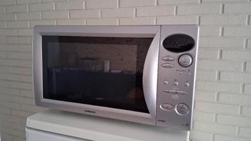 combi microgolfoven beschikbaar voor biedingen