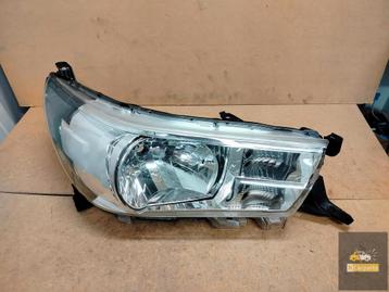 Toyota Hilux VIII Lamp rechts normaal beschikbaar voor biedingen