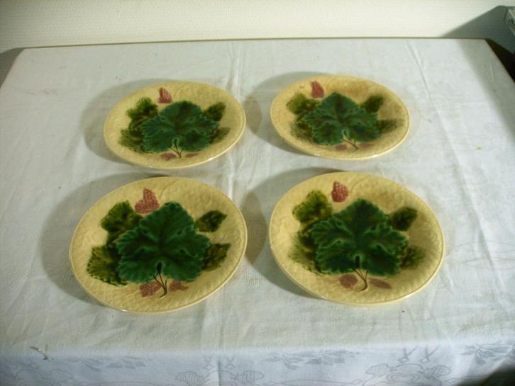 4 antieke barbotinebordjes., Antiek en Kunst, Antiek | Servies los, Ophalen of Verzenden