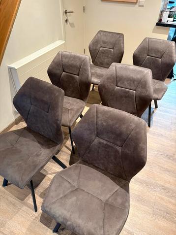 6 stoelen microvezel 90cm h x 62,5cm d x 52cm b beschikbaar voor biedingen