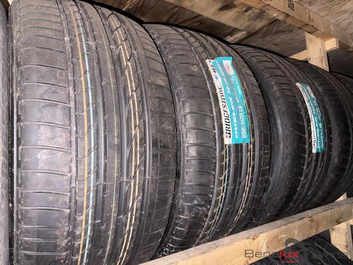nieuw 255/50R19 Bridgestone RFT 255/50 R19 255/50/19 2555019, Auto-onderdelen, Banden en Velgen, Band(en), Zomerbanden, 19 inch