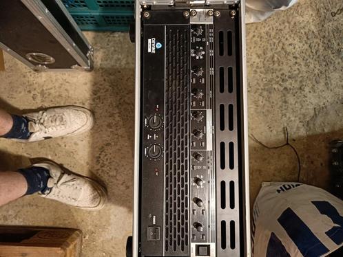 Versterker + crossover in flightcase, Audio, Tv en Foto, Versterkers en Ontvangers, Gebruikt, Ophalen