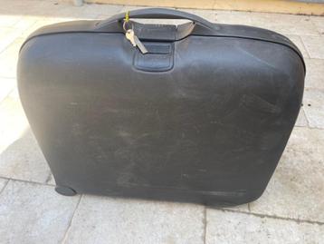 Valise Samsonite très solide de grande taille