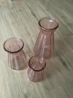 Beaux vases en vieux verre rose, Maison & Meubles, Accessoires pour la Maison | Vases, Enlèvement, Comme neuf, Verre