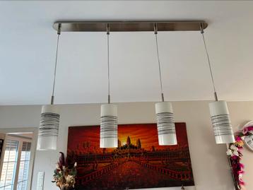 Hanglampen beschikbaar voor biedingen