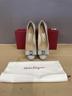 Salvatore Ferragamo Vrouwen hakken - Vara 30 Heel Patent Lea, Vêtements | Femmes, Comme neuf, Enlèvement ou Envoi