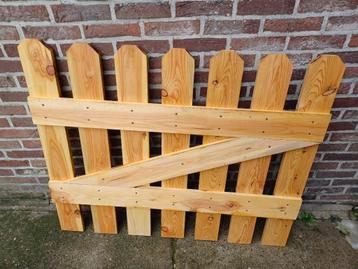 Houten hekje beschikbaar voor biedingen