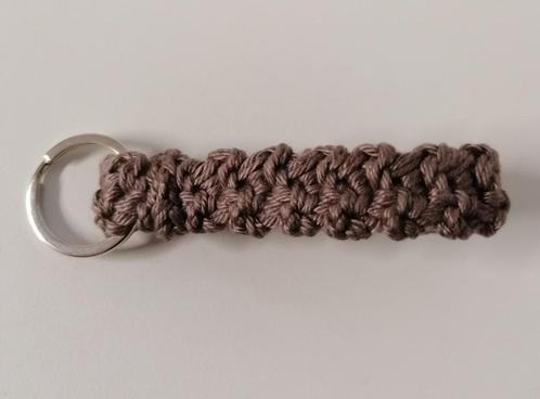 Gehaakte sleutelhanger met metalen ring. Nieuw., Hobby en Vrije tijd, Breien en Haken, Nieuw, Ophalen of Verzenden