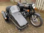 Royal Enfield 500 2006 met Velorex zijspan, Motoren