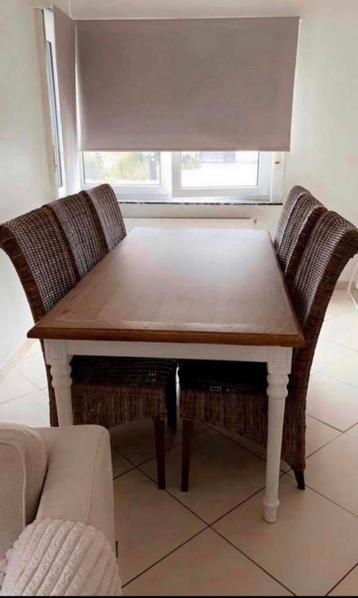 6 rieten stoelen  beschikbaar voor biedingen