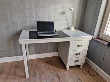 BUREAU IN MDF beschikbaar voor biedingen
