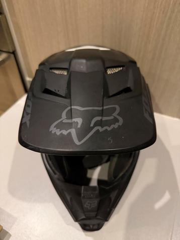 Helm/ fox beschikbaar voor biedingen