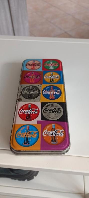 Coca-cola, boîte a crayon vintage des annee 1980 en métal 