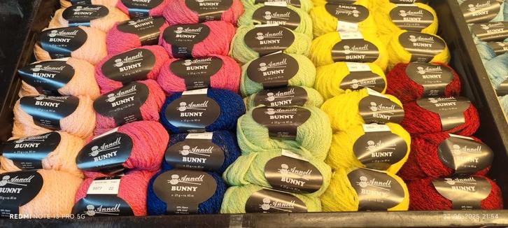 Annell BUNNY. Garens zie beschrijving bij de foto' s, Hobby & Loisirs créatifs, Tricot & Crochet, Enlèvement