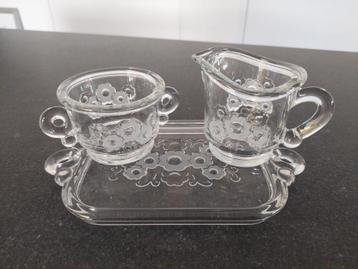 Koffie en Melkkannetje beschikbaar voor biedingen