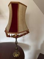 Lampadair met kap uit velours en varkensblaas, Ophalen