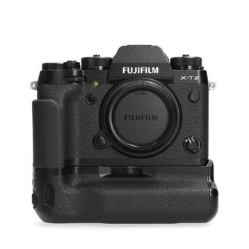 fujifilm X-T2 camera met Fujifilm VPB-XT2  Power Booster
