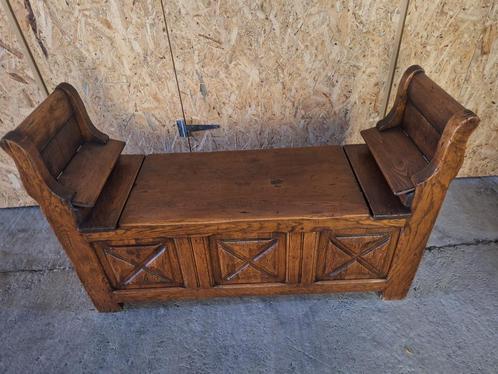 Massief eikenhouten kistbank in Louis XIII-stijl., Antiek en Kunst, Antiek | Meubels | Stoelen en Sofa's, Ophalen