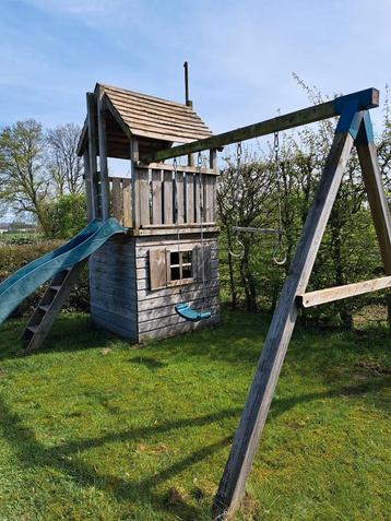 Speeltoestel mer glijbaan en schommels