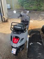 Vespa sprint Nardo Grey 2020, b klasse, Fietsen en Brommers, Ophalen, Zo goed als nieuw