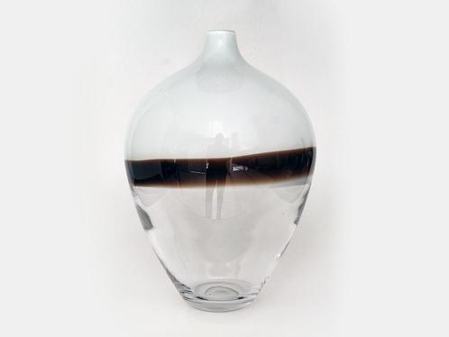 vaas glas design semi transparant, Huis en Inrichting, Woonaccessoires | Vazen, Gebruikt, Wit, Minder dan 50 cm, Glas, Ophalen of Verzenden