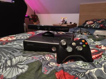 Xbox 360, 360 S, Avec 1 manette, Avec jeux, Enlèvement