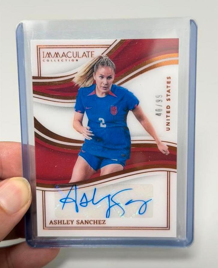 2023-24 ASHLEY SANCHEZ /99 PANINI IMMACULATE + Handtekening, Verzamelen, Sportartikelen en Voetbal, Nieuw, Spelerskaart, Ophalen of Verzenden