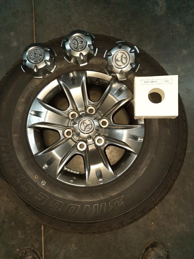 NIEUWE WIELEN_BANDEN op LICHT METALE VELG - TOYOTA HILUX, Auto-onderdelen, Banden en Velgen, Banden en Velgen, All Season, 15 inch