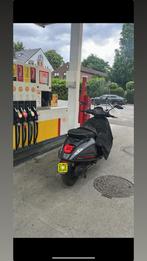 Vespa sprint B klasse 2024, Fietsen en Brommers, Ophalen, 50 cc, Klasse B (45 km/u), Zo goed als nieuw