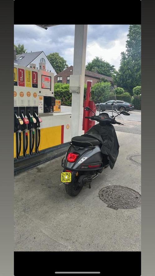 Vespa sprint B klasse 2024, Fietsen en Brommers, Scooters | Piaggio, Zo goed als nieuw, Klasse B (45 km/u), Ophalen