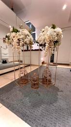 Colonne de fleurs de composition pour événement, Contacts & Messages, Événements