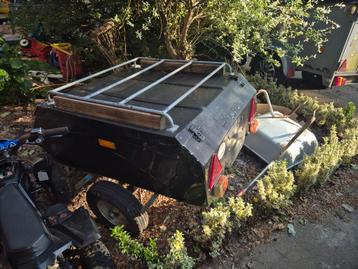 Gesloten oldtimer bagagewagen.  Volledig waterdicht. beschikbaar voor biedingen