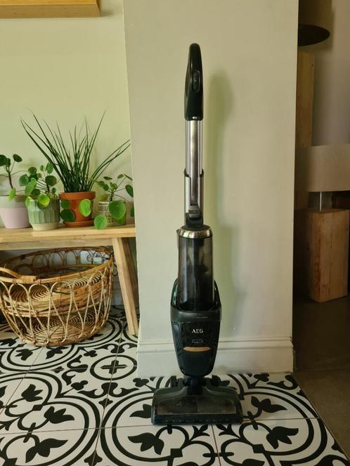 snoerloze stofzuiger AEG FX-9 Ultimate, Elektronische apparatuur, Stofzuigers, Zo goed als nieuw, Stofzuiger, Minder dan 1200 watt