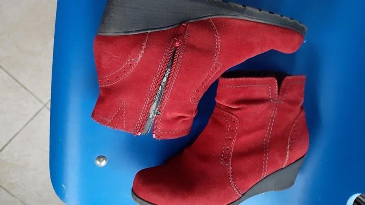 Leuke comfortabele JANA 38H laarsjes daim als nieuw, Kleding | Dames, Schoenen, Zo goed als nieuw, Lage of Enkellaarzen, Rood