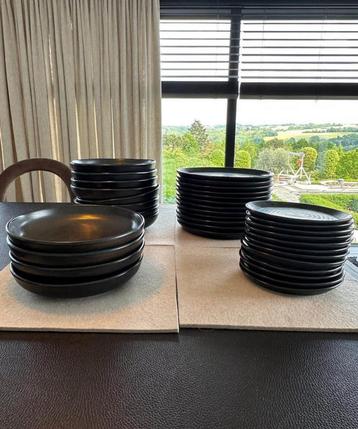 Lot assiette Olympia Canvas beschikbaar voor biedingen