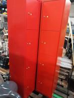 3 rode Bisley lockerkasten, Ophalen