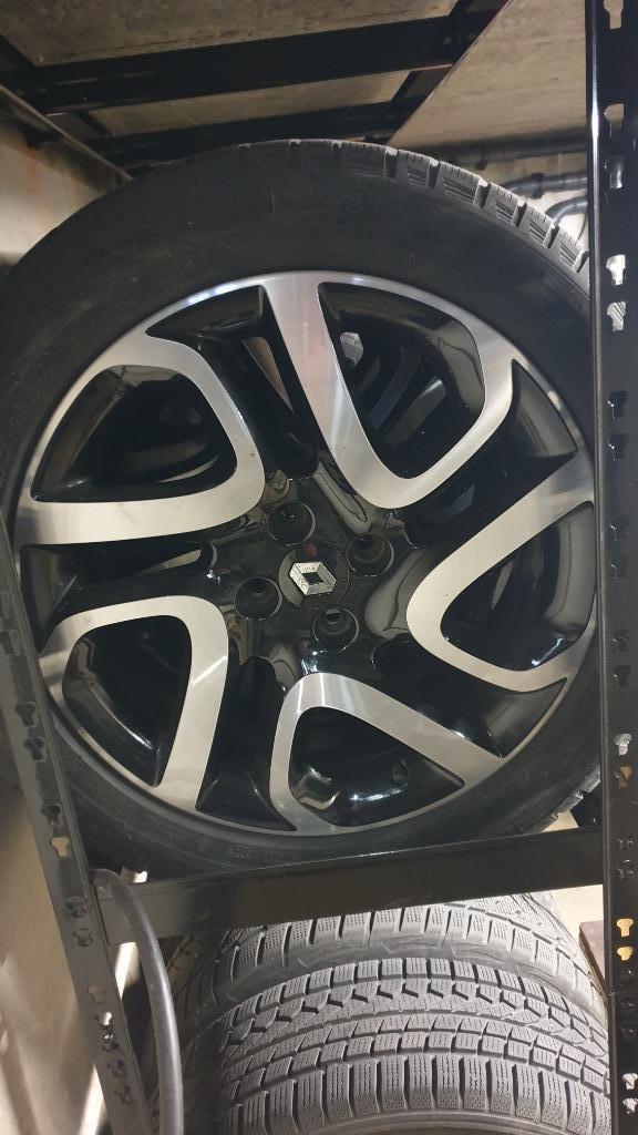 jw1324-2: 4 originele Captur velgen ,+ Michelin winterbanden, Auto-onderdelen, Banden en Velgen, Velg(en), Winterbanden, 17 inch