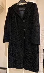 Twee prachtige vintage mantels in Astrakhan, Kleding | Dames, Jassen | Winter, Ophalen of Verzenden, Gedragen, Maat 38/40 (M)