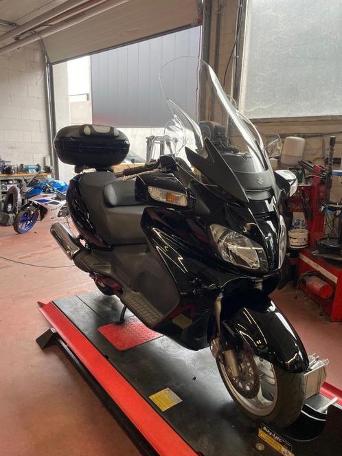 Suzuki burgman executive 650 in geweldige staat, Motoren, Motoren | Suzuki, Particulier, Scooter, meer dan 35 kW, 2 cilinders