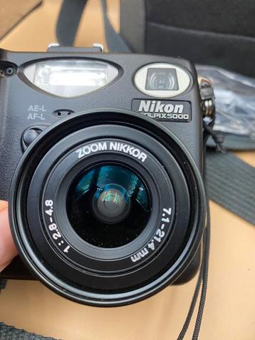 Nikon COOLpix 5000 Y2k digitale camera ano 2001(getest).