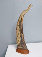 buffelhoorn sierlijke elegante pauw in verwerkt, Chinese kunst, Enlèvement ou Envoi
