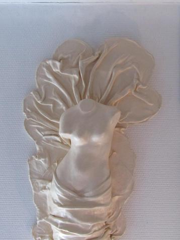 Opmerkelijk leren sculptuur „Bust of a Venus” beschikbaar voor biedingen