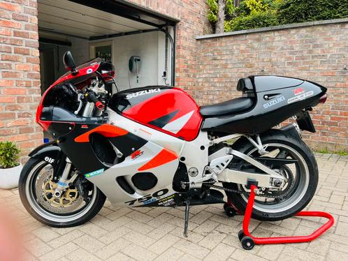 Gsxr 750 srad, Motoren, Motoren | Suzuki, Particulier, Sport, 4 cilinders, Motorrijbewijs A, LED Verlichting, Sportuitlaat, Ophalen