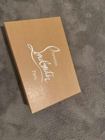Louboutin zo goed als nieuw, Enlèvement ou Envoi, Comme neuf