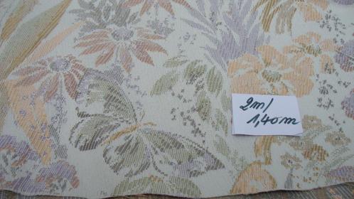Jacquard pastelbloemen en vlinders van 2 m/1,40 m, Hobby en Vrije tijd, Stoffen en Lappen, Nieuw, Polyester, 120 cm of meer, 200 cm of meer